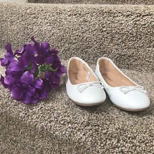 Cat & Jack Girl Flats Only Worn Once Size 13